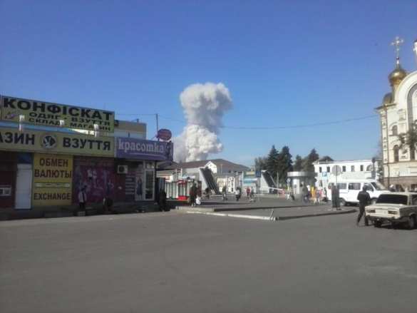 Два мощных взрыва прогремели в Донецке во время разгрузки гуманитарного конвоя | Русская весна