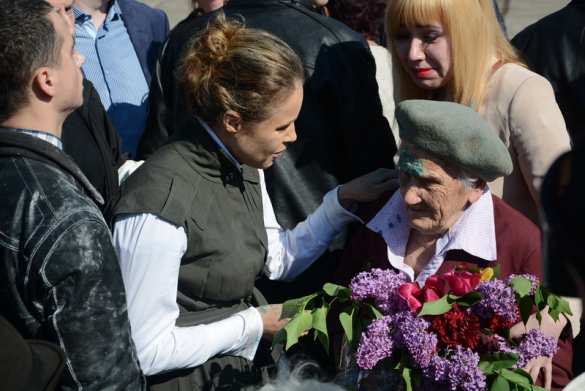 ВАЖНО: в Славянске ветеранов облили зеленкой и закидали мукой (+ФОТО) | Русская весна