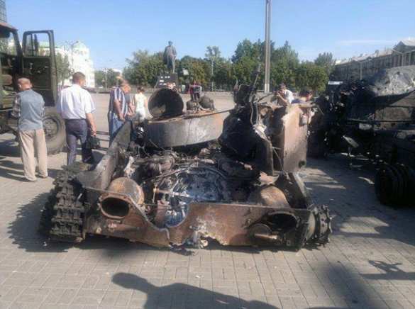 24 августа 2014 года. Военный парад уничтоженной бронетехники и военнопленных киевской хунты в Донецке (фото/видео) | Русская весна