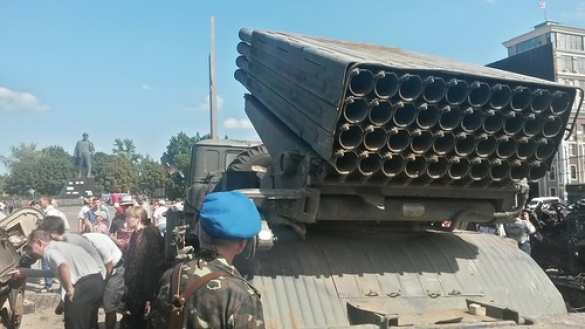 24 августа 2014 года. Военный парад уничтоженной бронетехники и военнопленных киевской хунты в Донецке (фото/видео) | Русская весна