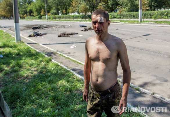Шахтерск: пленный десантник копает могилы своим сослуживцам (фото/видео 18+) | Русская весна