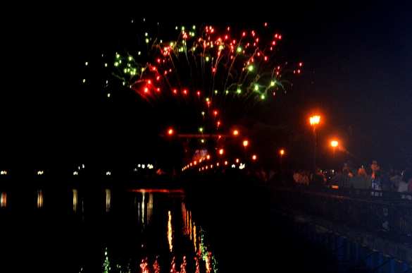 О чем говорила молодежь во время салюта в Донецке  | Русская весна