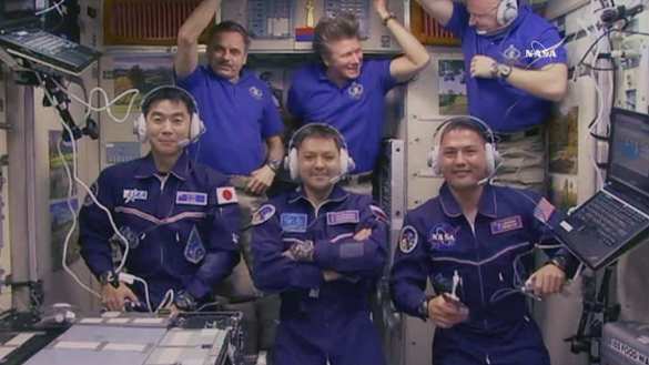 «Союз ТМА-17 М» доставил на МКС новый экипаж | Русская весна