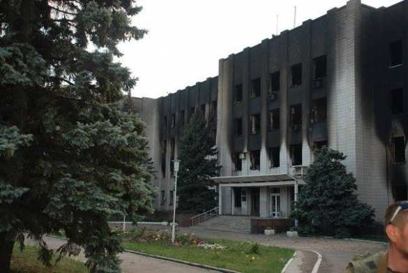 Фотолента последствий боев и обстрелов в Шахтерске | Русская весна