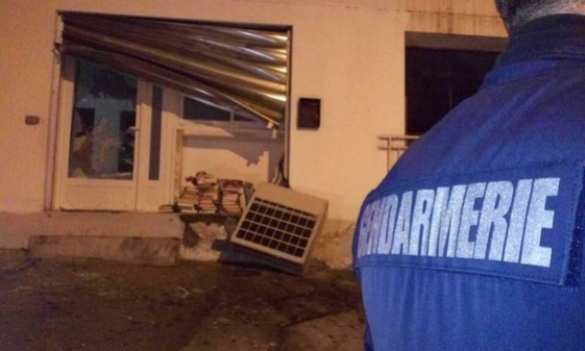 Во Франции разгромили молельный зал мусульман (ФОТО) | Русская весна