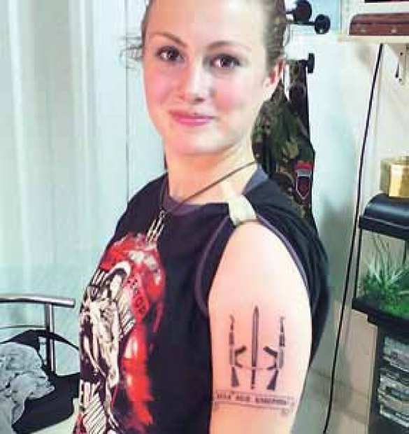 «Героям Слава!» на ягодицах: фотогалерея самых безумных «патриотических» тату | Русская весна