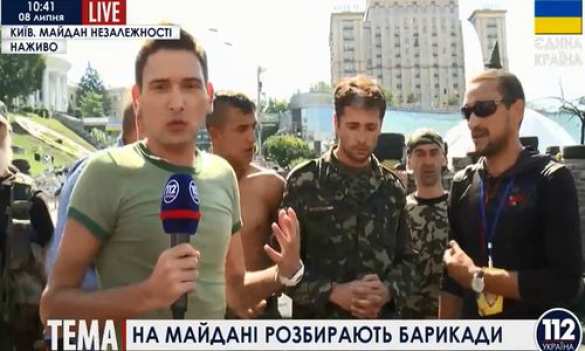 На Майдане произошел конфликт из-за попытки второй сотни Самообороны разобрать баррикаду на Институтской | Русская весна