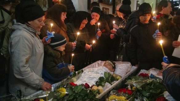 Донецк простился с детьми, погибшими при обстреле украинской артиллерией школы № 63 (фото/видео) | Русская весна