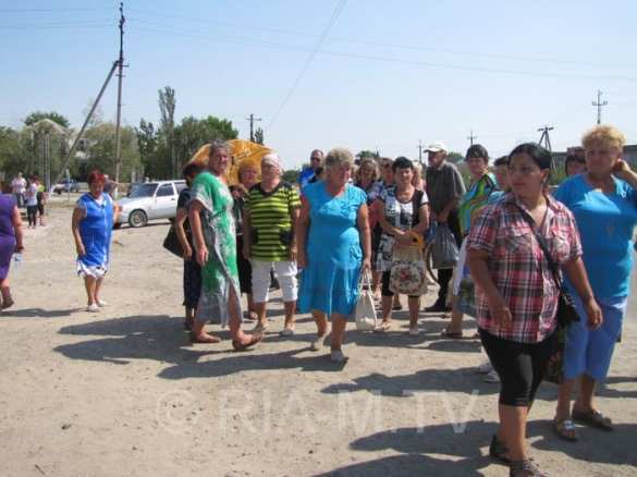 Под Мелитополем женщины перекрыли дорогу, протестуя против мобилизации (фото) | Русская весна