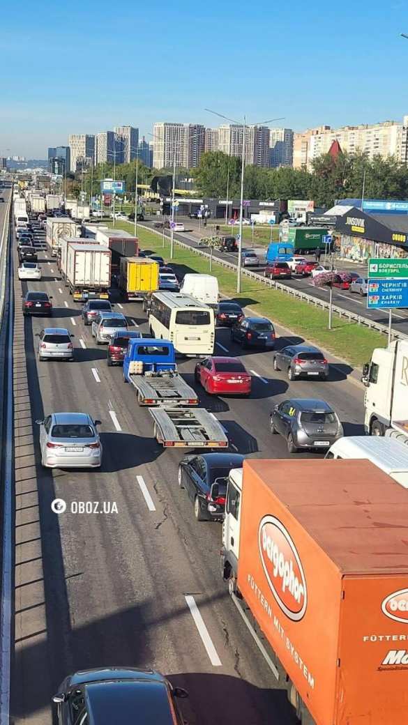 Транспортный коллапс в Киеве: люди пешком идут по мостам через Днепр (ФОТО, ВИДЕО) | Русская весна