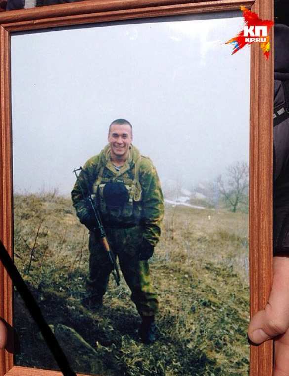 Василий Лановой почтил память погибшего в Крыму добровольца Руслана Казакова | Русская весна