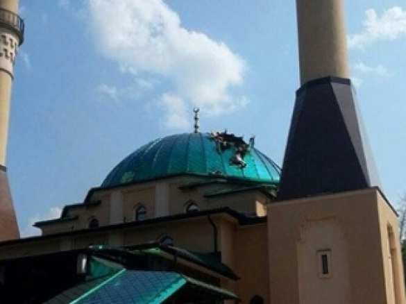 Ukrainian Fascists Shell Churches and Mosques (photo and video) | Русская весна