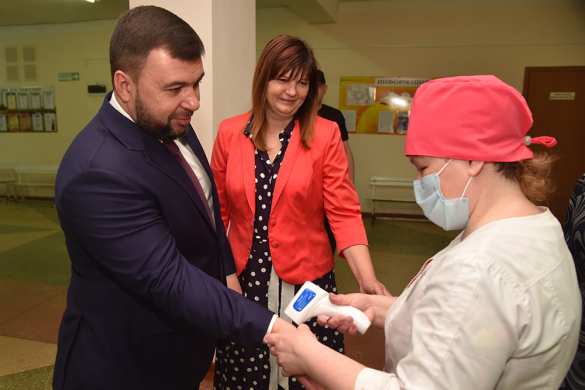 Денис Пушилин посетил открытие первого в ДНР пункта сдачи ЕГЭ (ФОТО) | Русская весна