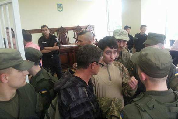 Украинская неонацистка перерезала себе вены в зале суда (ФОТО, ВИДЕО) | Русская весна