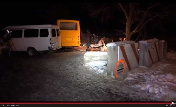 МОЛНИЯ: Возле блокпоста у Майорска подорвался рейсовый автобус Горловка-Артемовск, есть погибшие и раненые | Русская весна