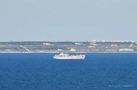 Украинские военные корабли идут через Керченский пролив в Азовское море (ФОТО) | Русская весна
