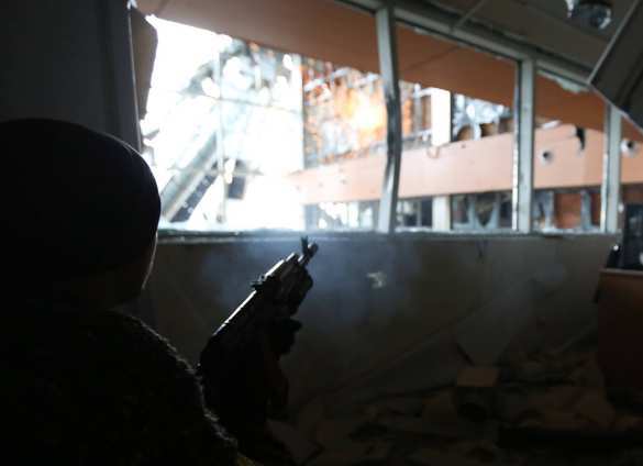 Аэропорт: бой между вторым и третьим этажами старого терминала (фото) | Русская весна