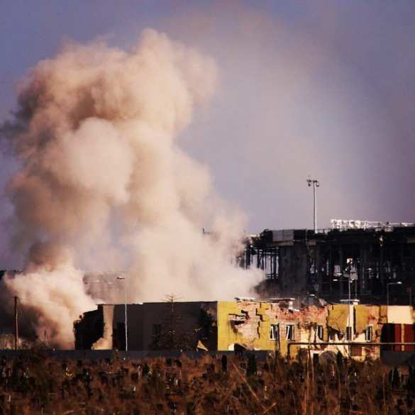 МОЛНИЯ: украинские войска перешли в наступление в аэропорту Донецка, есть убитые и раненые | Русская весна