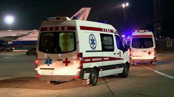 В аэропорту Домодедово встретили 11 детей из Новороссии, которые прибыли в Москву на лечение (ВИДЕО) | Русская весна