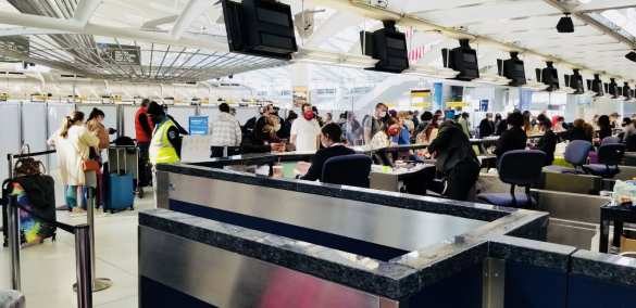 Иностранцы просят Россию вывезти их из США в РФ (ФОТО) | Русская весна