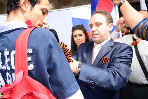 «Слава России и Сирии!» Офицеры ВС РФ и акция «Георгиевская ленточка» в Латакии — репортаж «Русской Весны» (ФОТО, ВИДЕО) | Русская весна