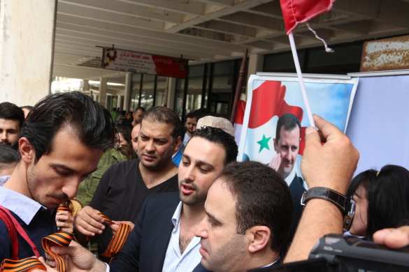 «Слава России и Сирии!» Офицеры ВС РФ и акция «Георгиевская ленточка» в Латакии — репортаж «Русской Весны» (ФОТО, ВИДЕО) | Русская весна