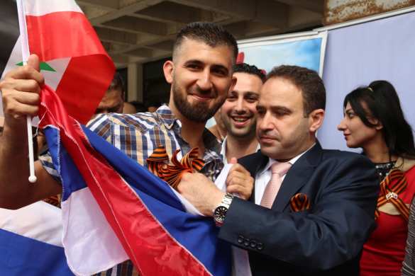 «Слава России и Сирии!» Офицеры ВС РФ и акция «Георгиевская ленточка» в Латакии — репортаж «Русской Весны» (ФОТО, ВИДЕО) | Русская весна