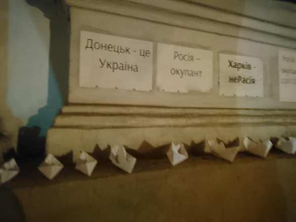 Горящие шины и бумажные кораблики: протесты у консульств России на Украине (ФОТО) | Русская весна