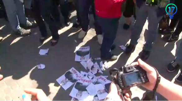 В Одессе люди вышли с плакатами «Парубий-убийца» (ФОТО, ВИДЕО) | Русская весна