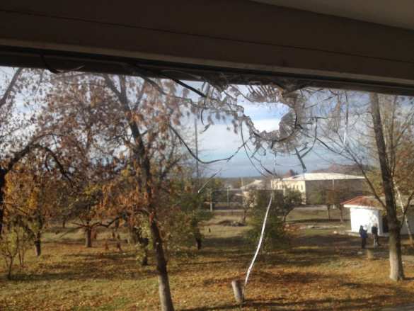 ВСУ обстреляли школу в Донецке (ФОТО) | Русская весна