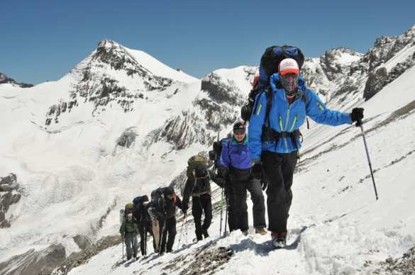 Альпинист ДНР поднял флаг Республики на самый высокий пик Южной Америки (ФОТО) | Русская весна