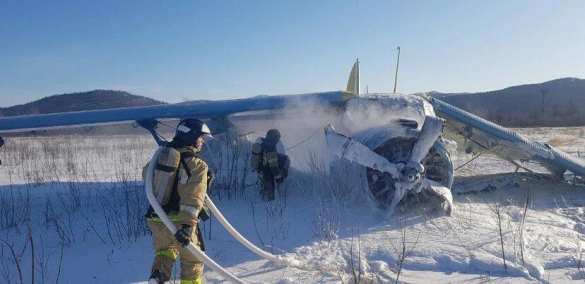 Рухнул на взлёте: Ан-2 совершил жёсткую посадку в Магадане (+ФОТО, ВИДЕО) | Русская весна