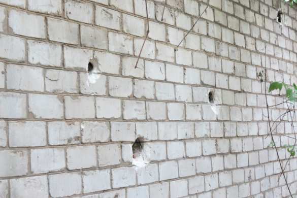 ВСУ обстреляли жилые дома в поселке Анновка под Брянкой (ФОТО) | Русская весна