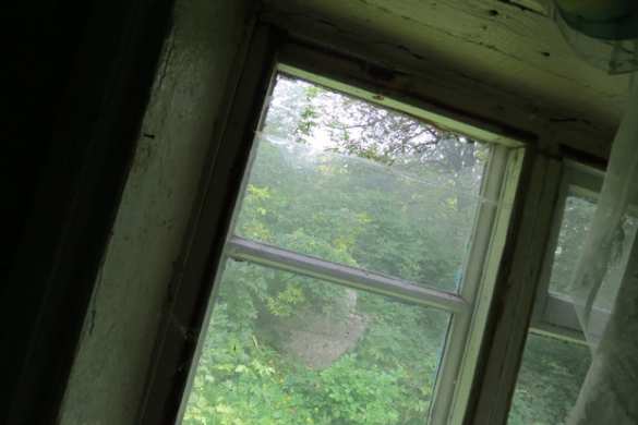 ВСУ обстреляли жилые дома в поселке Анновка под Брянкой (ФОТО) | Русская весна