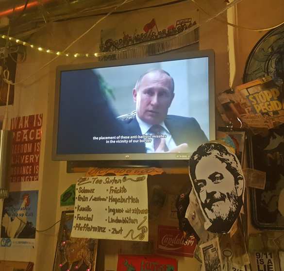 Антивоенное русофильское кафе в Берлине: геополитика под немецкое пиво (ФОТО) | Русская весна