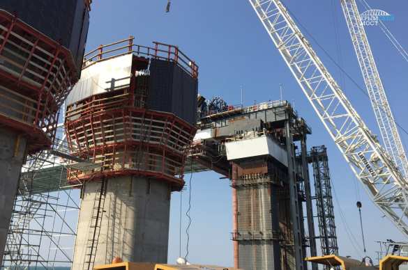 В Керченском проливе подняли железнодорожную арку крымского моста — кадры уникальной операции (ФОТО, ВИДЕО) | Русская весна