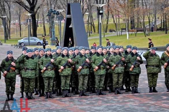 Донецк отметил годовщину создания первого армейского корпуса (ФОТО) | Русская весна