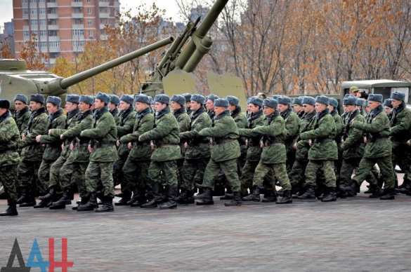 Донецк отметил годовщину создания первого армейского корпуса (ФОТО) | Русская весна