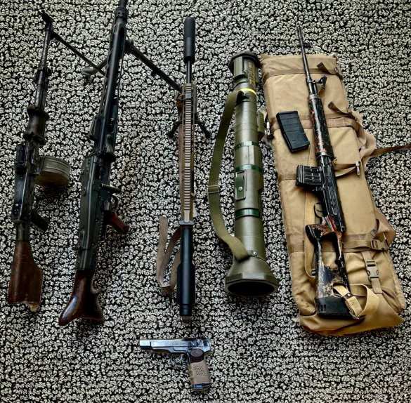 У главы ДНР уже целый арсенал трофейного оружия (ФОТО) | Русская весна