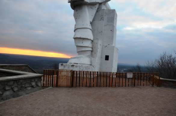 Киев хочет уничтожить гигантский монумент Артему в Святогорске? (ФОТО) | Русская весна