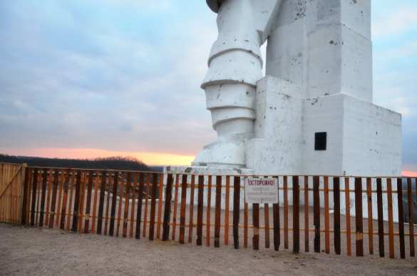 Киев хочет уничтожить гигантский монумент Артему в Святогорске? (ФОТО) | Русская весна