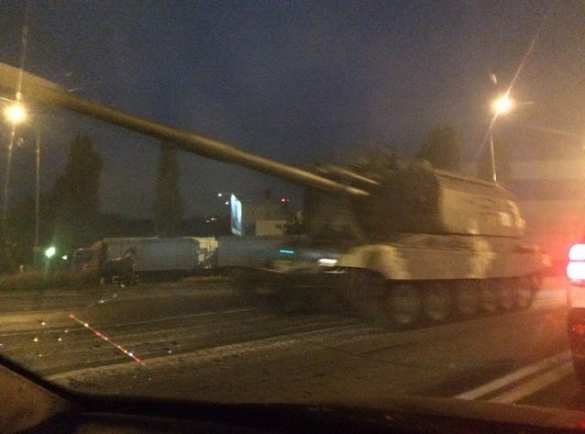 По Киеву движутся более двух десятков артиллерийских установок (ФОТО, ВИДЕО) | Русская весна