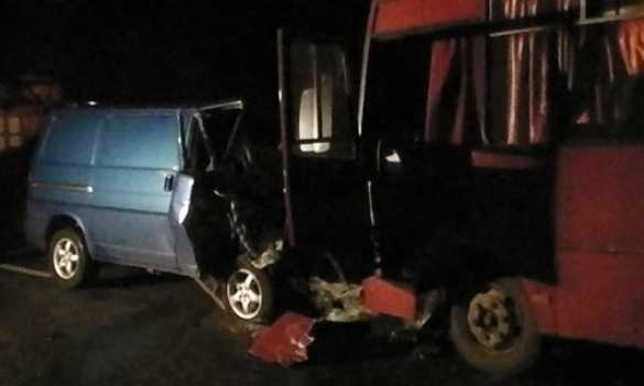 Автобус с демобилизованными попал в аварию в Полтавской обл.: 2 погибли и 5 травмированы (ФОТО) | Русская весна