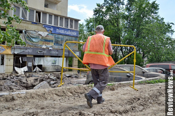 Зрелищные кадры: В Киеве прорвало напорную трубу, пострадали автомобили и здания, местных жителей эвакуируют (ФОТО, ВИДЕО) | Русская весна