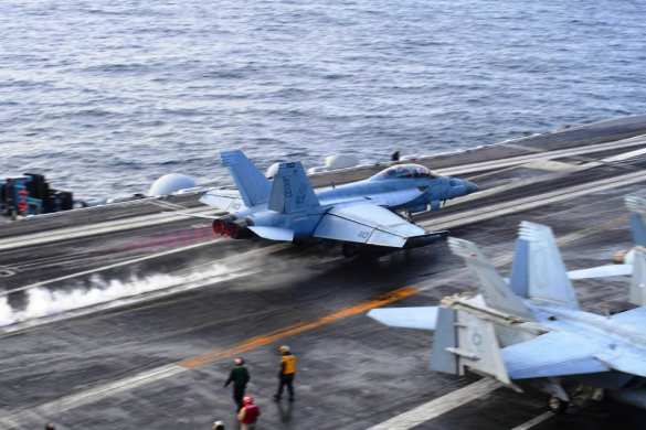 Ударная авианосная группа ВМС США начинает операции в Средиземном море (ФОТО) | Русская весна