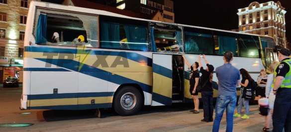 В Харькове закидали камнями автобусы сторонников Шария (ФОТО, ВИДЕО) | Русская весна