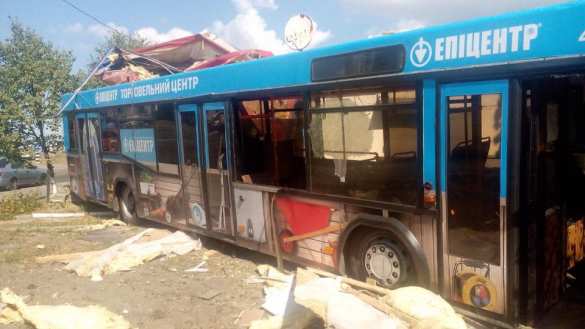 В Киеве автобус с людьми врезался в кафе (ФОТО) | Русская весна