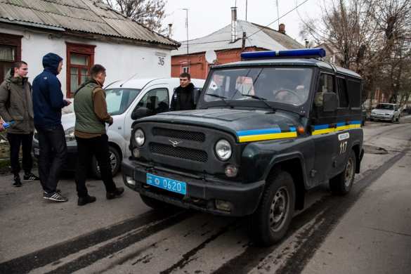 Украинские неонацисты с дымовыми шашками протестуют против «рупора Кремля» (ФОТО) | Русская весна