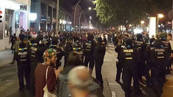 В ходе беспорядков в Берлине пострадали более 120 полицейских (ФОТО) | Русская весна