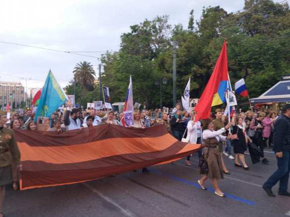 По Афинам прошагал «Бессмертный полк» — один из самых массовых за рубежом (ФОТО, ВИДЕО) | Русская весна